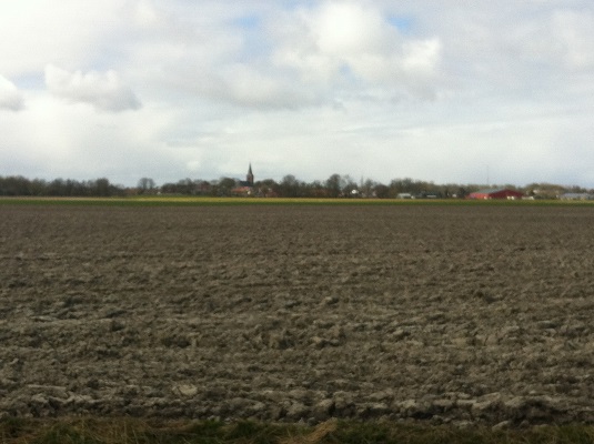 Akkerland bij Warffum tijdens een wandeling over het Nederlands Kustpad van Warffum naar 't Zandt