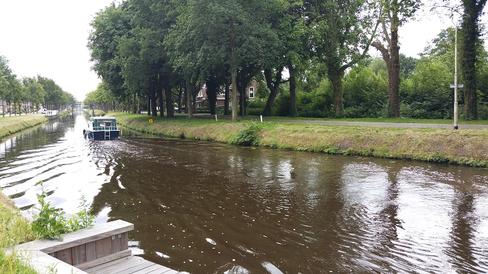 Ruien Aa kanaal Ter Apel op een wandeling over het Noaberpad van Ter Apel naar Bargerveen