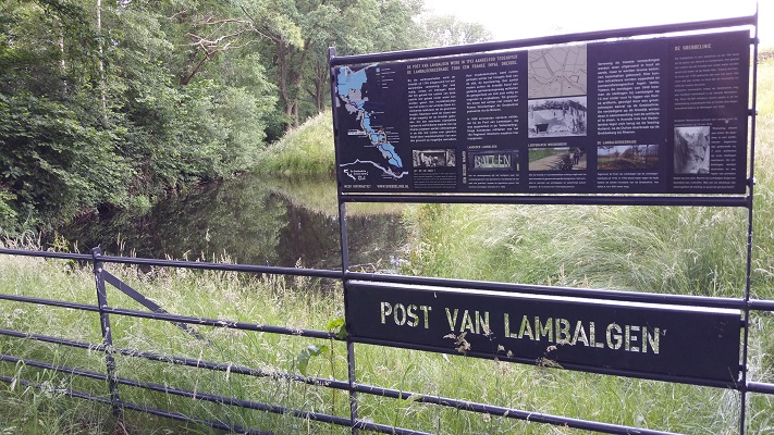 Wandelen over het Grebbeliniepad bij de Post van Lambalgen