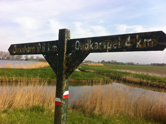 Groot-Frieslandpad-Oudkarspel-Berge-aan-Zee-4 Wandelen over het Groot Frieslandpad bij handwijzer Oudkarpsel-Dirkshorn