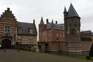Wandelen over het Hertogenpad bij kasteel Heeswijk