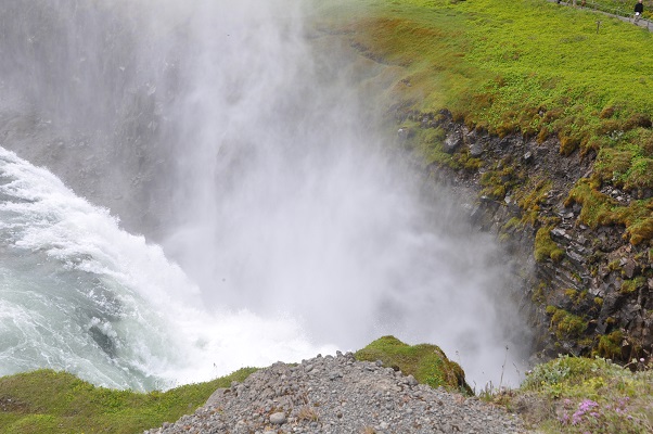 IJsland-15 Waterval Gulfoss tijdens wandelreis naar IJsland