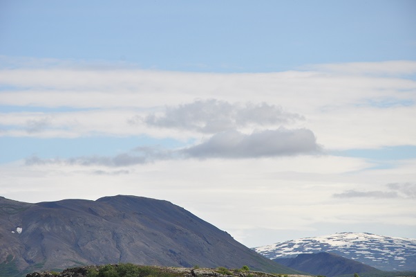 Landschap tijdens wandeling in Pengvellir in Nationaal Park Gouden Cirkel op wandelreis in IJsland