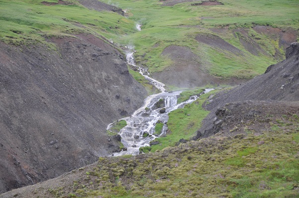 Landschap tijdens wandeling op zuidkust op wandelreis in IJsland