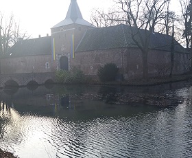 Kasteel Arcen op wandeling over Maaspad van Arcen naar Well