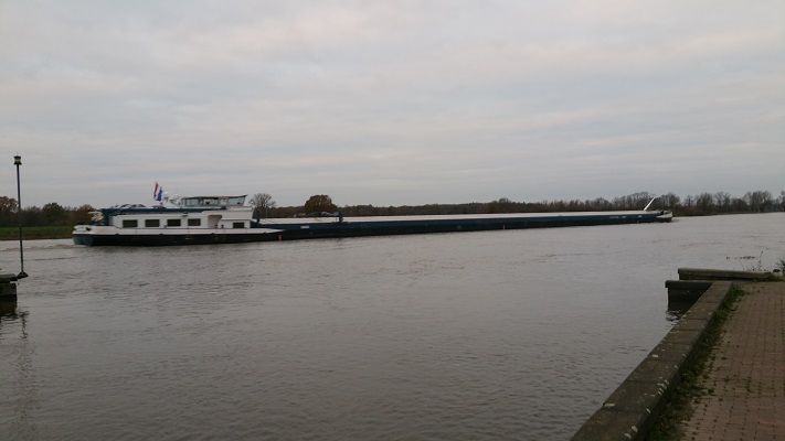 Maas op wandeling over het Maaspad van Arcen naar Venlo