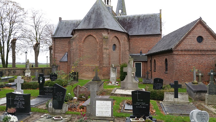 Kerk Bokhoven op wandeling over het Maaspad van Den Bosch naar Heusden