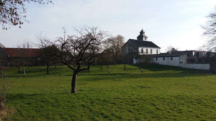 Kasteel Eyckholt Roosteren op een wandeling over het Maaspad van Maaseik naar Maasbracht