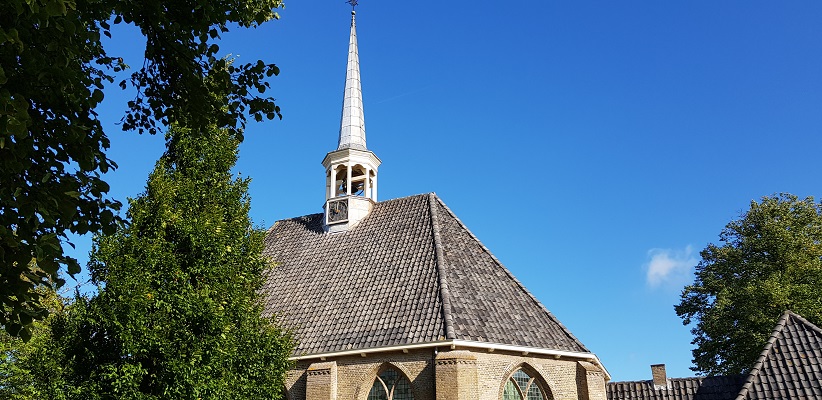 Kerk Bommel op een wandeling over het Maaspadvan Stad aan 't Haringvliet naar Willemstad