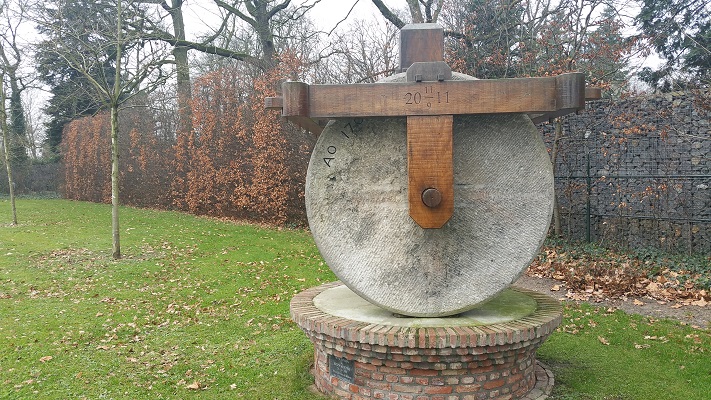 Wandelen over het Marikenpad bij de Rosmolen in Rosmalen