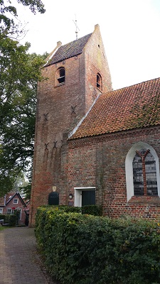 De kerk van Obergum op een wandeling over het Nederlands Kustpad van Winsum via Leens naar Eenrum