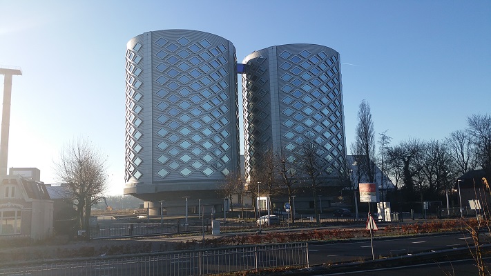 Torens Halfweg tijdens wandeling van Halfweg naar Amsterdam over het Noord-Hollandpad