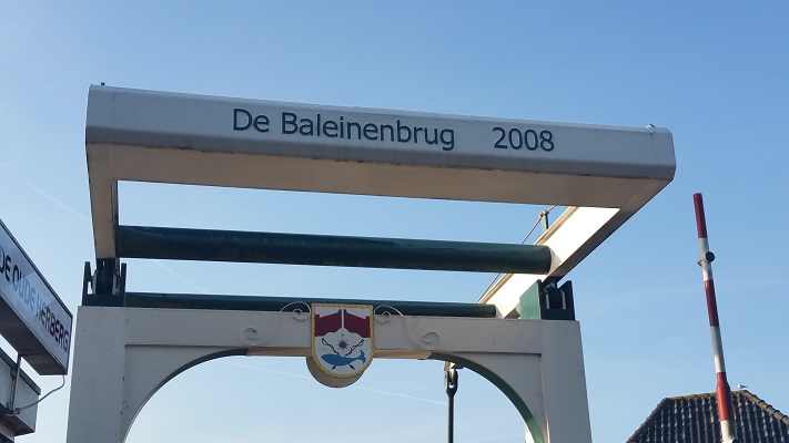 De Baleinenbrug in Oudesluis tijdens wandeling van Kolhorn naar Julianapolder op Noord-Hollandpad