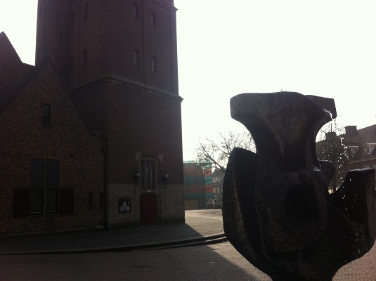 Wandelen over het Oudste Wandelpad van Nederland bij de kerk in Wageningen