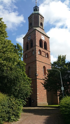 Kerk Eenrum op een wandeling over het Pieterpad van Winsum naar Pieterburen