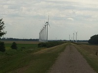 Windmolens bij Knarbos op een wandeling over het Pionierspad van Lelystad naar Trekkersveld