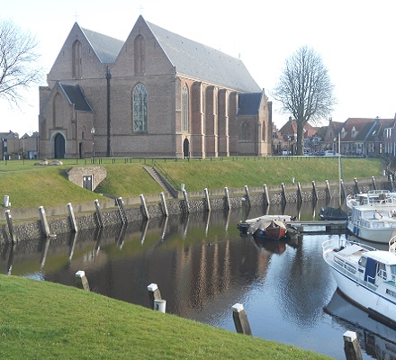 Kerk en haven in Vollenhove op een wandeling rondje Kraggenburg over het Pionierspad