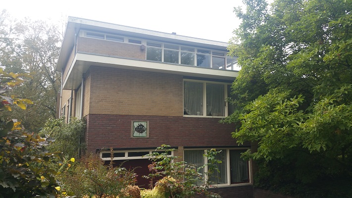 Woning ontworpen door Rietveld tijdens Gerrit Rietveld wandelroute in Utrecht
