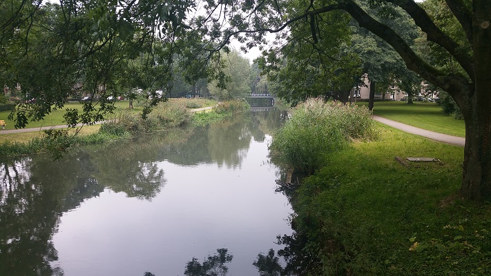 Oude Rijn tijdens Gerrit Rietveld wandelroute in Utrecht