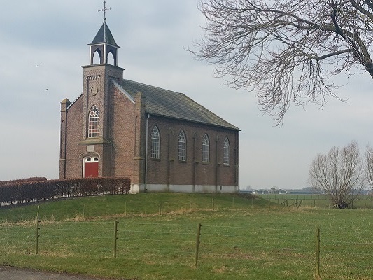 Nederlands Hervormde vluchtheuvelkerk op wandeling over Roots Natuurpad van Doorwerth naar Winssen
