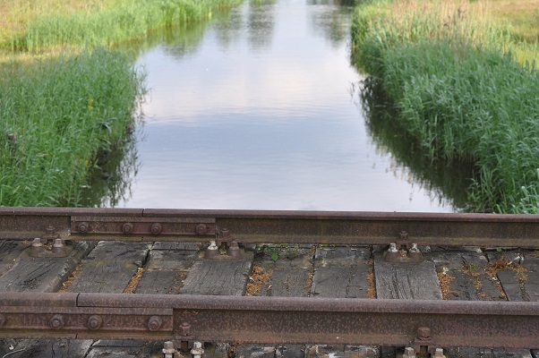 Duits Lijntje spoorlijn over Leijgraaf in Uden op een wandeling van Uden naar Veghel over het Roots Natuurpad