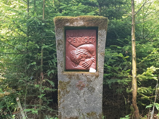 Statieweg op wandeling van Brilon naar Olsberg tijdens wandelreis over Rothaarsteige in Sauerland in Duitsland