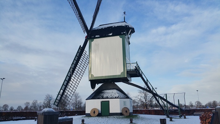 Jettens molen aan de Aalstweg tijdens een wandeling langs monumenten in Uden in Noord-Brabant
