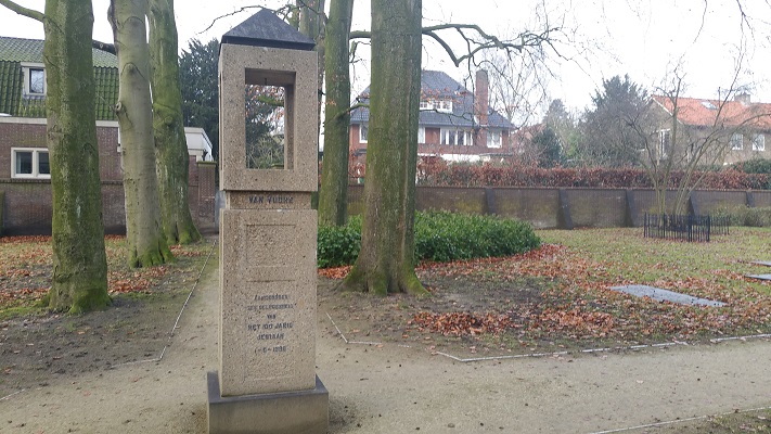 Wandelen over het Westerborkpad bij de Joodse begraafplaats in Hilversum