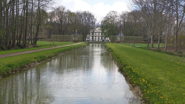 Wandelen over het Westerborkpad bij landgoed Oldenaller in Nijkerk