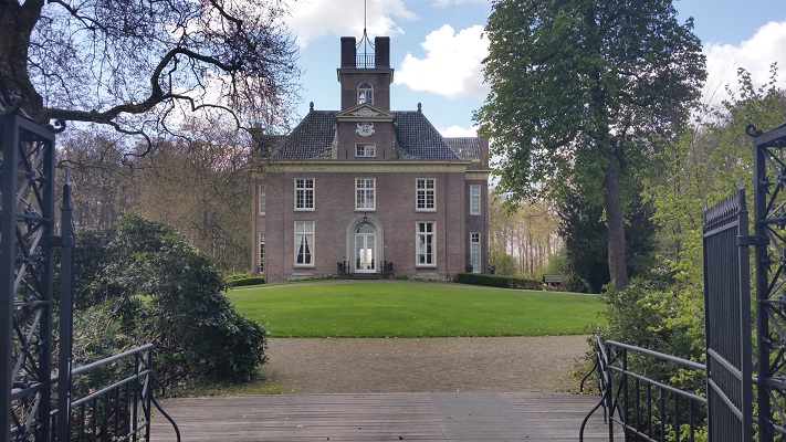 Wandelen over het Westerborkpad bij landgoed Oldenaller in Nijkerk