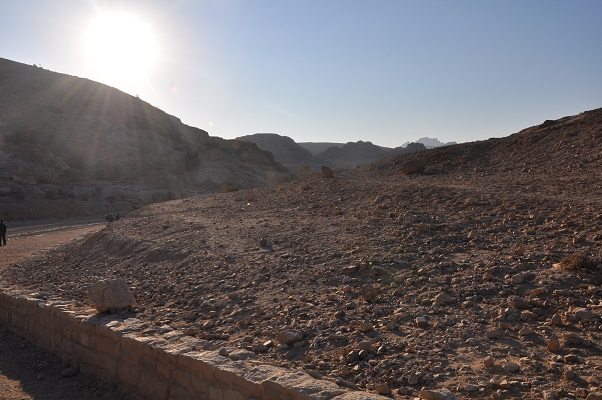 Little Petra tijdens een wandelreis van SNP door Jordanië