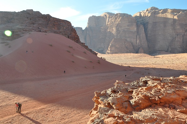 Landschap in Wadi Rum tijdens een wandelreis van SNP door Jordanië