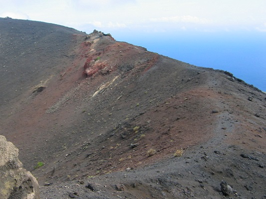 Klassieke vulkaantoer tijdens een wandelvakantie op Canarisch eiland La Palma