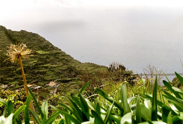 Landschap bij Levada do Norte op wandelvakantie op Portugees eiland bloemeneiland Madeira