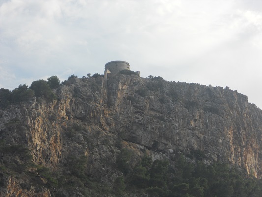Uitzichtpunt op wandeling van Mirador de ses Barques naar Sa Calobra op wandelvakantie in Tramuntanagebergte op Spaans eiland Mallorca