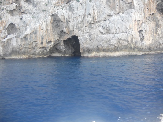 Grotten aan op wandelvakantie in Tramuntanagebergte op Spaans eiland Mallorca