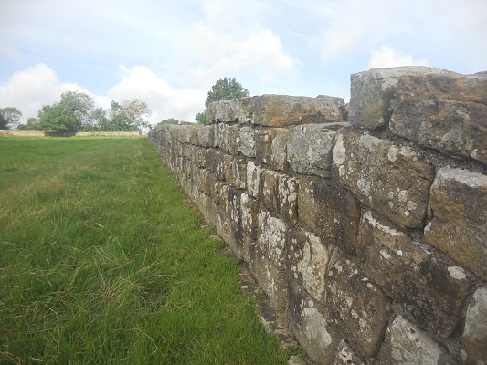 Muur van Hadrianus op een wandeling van Heddon on Wall naar Chollerford op een wandelreis over de Muur van Hadrianus in Engeland