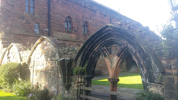 Klooster Lanercost tijdens wandeling van Lanercost naar Carlisle tijdens wandelreis over Muur van Hadrianus in Engeland