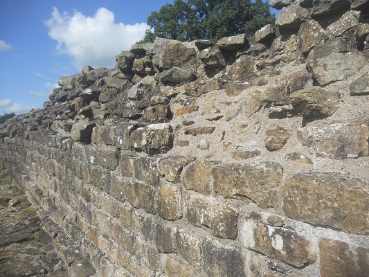 De Muur van Hadrianus bij Once Brewed op een wandeling van Once Brewed naar Lanercost op wandelreis over Muur van Hadrianus in Engeland