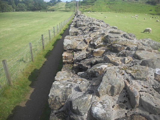 Muur van Hadrianus op een wandeling van Once Brewed naar Lanercost op wandelreis over Muur van Hadrianus in Engeland