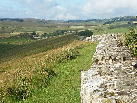 Muur van Hadrianus op een wandeling van Once Brewed naar Lanercost op wandelreis over Muur van Hadrianus in Engeland