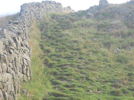 De Muur van Hadrianus op een wandeling van Once Brewed naar Lanercost op wandelreis over Muur van Hadrianus in Engeland