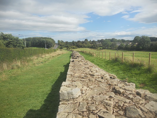 Muur van Hadrianus op een wandeling van Wallsend naar Heddon on Wall op een wandelreis over de Muur van Hadrianus in Engeland