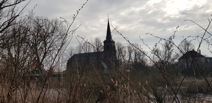 Kerk Kekerdom op IVN-wandeling door de Millingerwaard