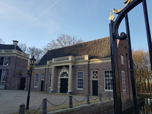 NS-wandeling-Landgoed-Groeneveld-16 Kasteel Groeneveld tijdens een NS-wandeling Landgoed Groeneveld van Baarn naar Hilversum