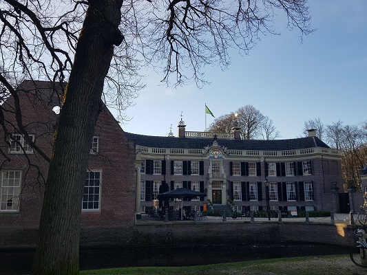 NS-wandeling-Landgoed-Groeneveld-17 Kasteel Groeneveld tijdens een NS-wandeling Landgoed Groeneveld van Baarn naar Hilversum