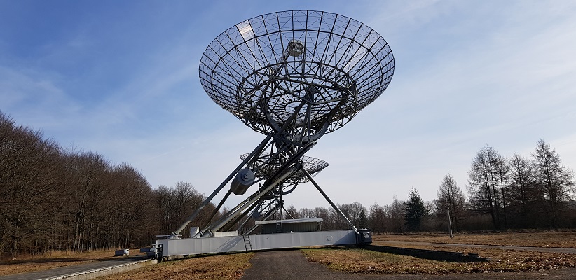 Telescoop sterrenwacht Westerbork op wandeling over het Roots Natuurpad van Papenvoort naar Hooghalen