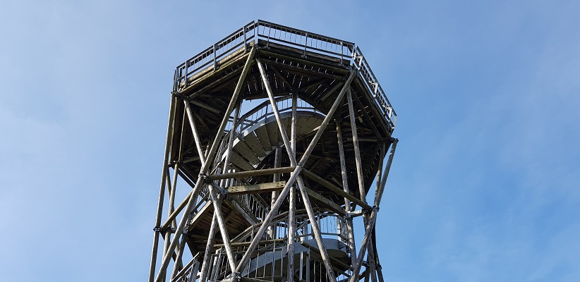 Uitkijktoren Amerdiep op wandeling over het Roots Natuurpad van Papenvoort naar Hooghalen
