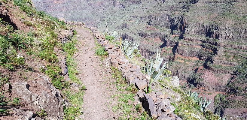 Wandeling van El Cercado naar La Calera door dal van grote Koning