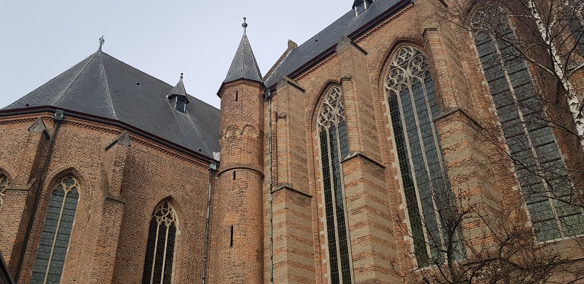 Geertruidskerk in Geertruidenberg op een wandeling over de Zuiderwaterlinie van Oosterhout via Geertruidenberg naar Hooipolder